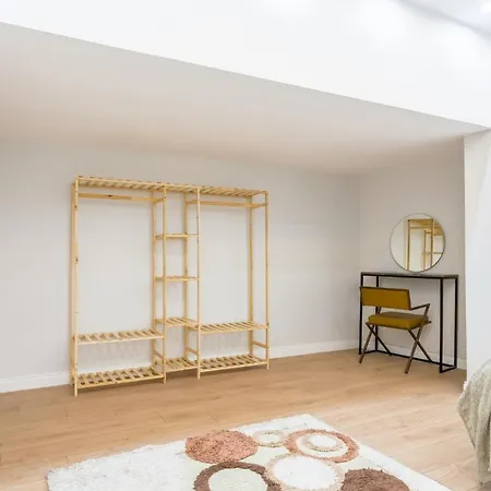 Chic And Spacious Flat Near Golden Horn In Beyoglu Appartement Istambul