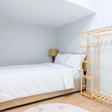 Chic And Spacious Flat Near Golden Horn In Beyoglu Istanbul